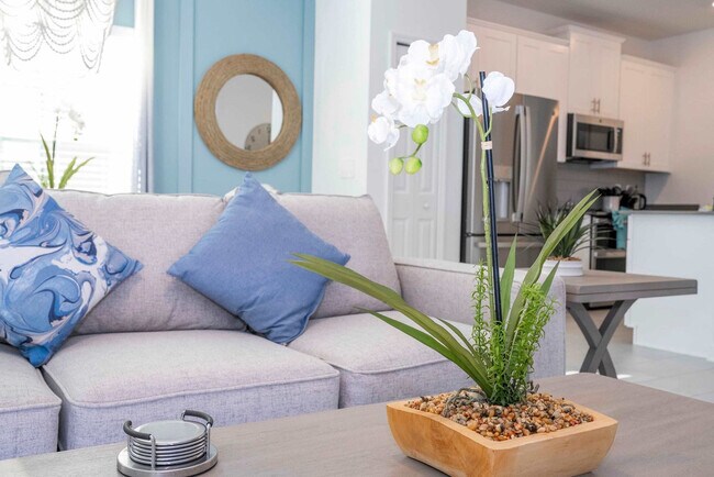 2501 Reading Trail unit ID1038612P, Kissimmee, FL 34746 - photo 6