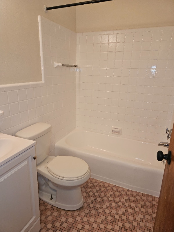 2525 E Maple Rd unit 1, Birmingham, MI 48009 - photo 6