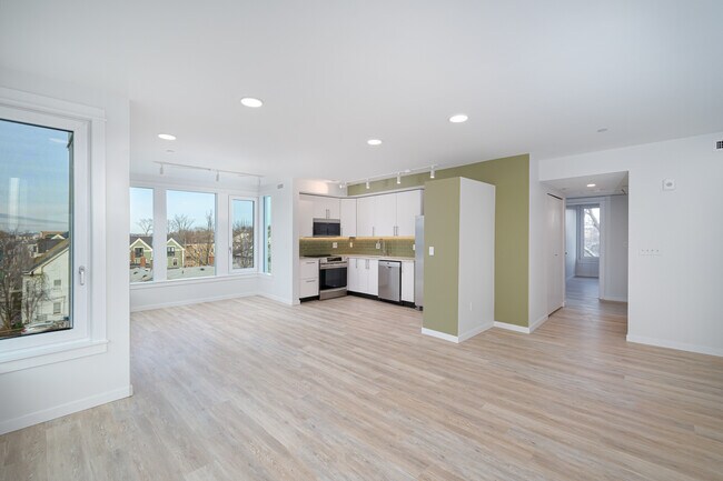 205 Beacon St unit 403, Somerville, MA 02143 - photo 2