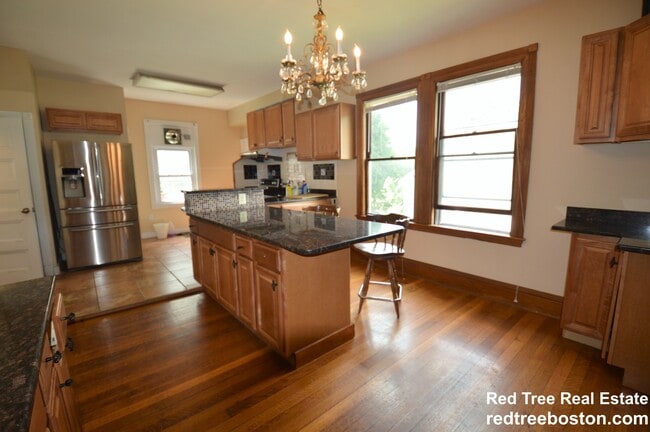 305 Central St, Auburndale, MA 02466 - photo 3