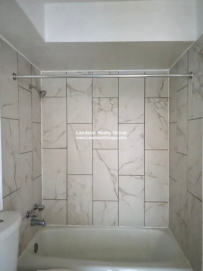 1523 W Morse Ave unit 1, Chicago, IL 60626 - photo 6