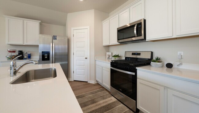 2600 Kathleens Crossing, Yukon, OK 73099 - photo 4