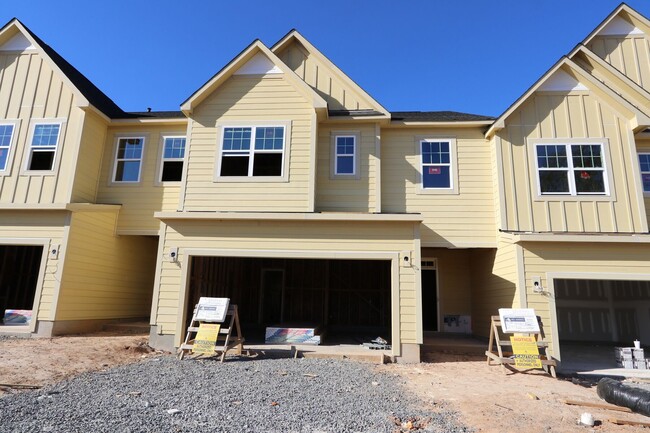 3118 Cathedral Comb Dr, Apex, NC 27502 - photo 2