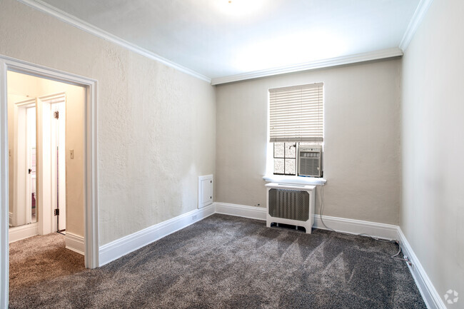 2BR, 2BA - 1,035SF - 2nd Bedroom