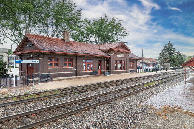 Plano Station offers Lake Holiday locals Amtrak service to Chicago’s Union Station.