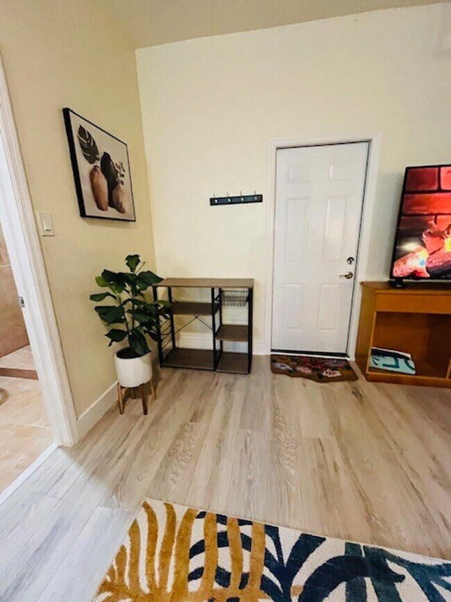 507 NE 34th St unit ID1231716P, Oakland Park, FL 33334 - photo 7