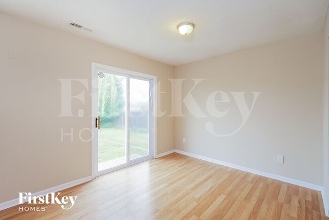 220 Woodstream Ct, Greenfield, IN 46140 - photo 6