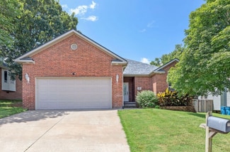 126 Mystic Ave, Hollister, MO 65672