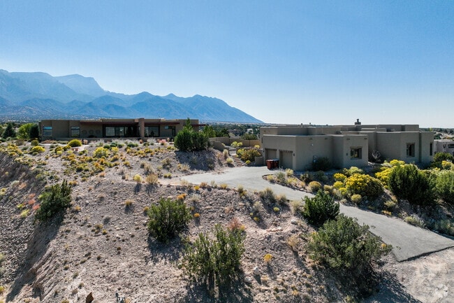 Placitas Area visitors can see homes scattered among the
sprawling hills of the community.