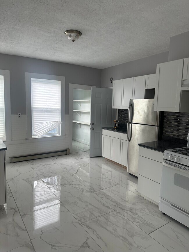 21 Dewey St unit 3, Boston, MA 02125 - photo 2