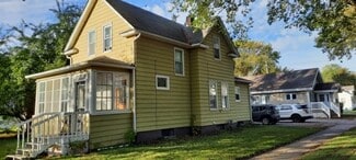 802 Cherry St, Grand Forks, ND 58201