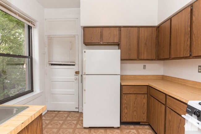 3535 N Racine Ave unit 3517-3523-W3, Chicago, IL 60657 - photo 7