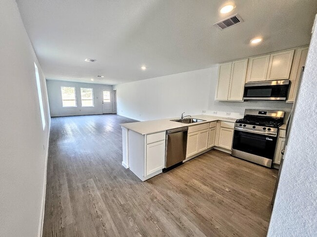 14881 N Ascot Bnd Cir, Conroe, TX 77306 - photo 4