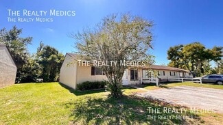 836 W Rosewood Ln, Tavares, FL 32778