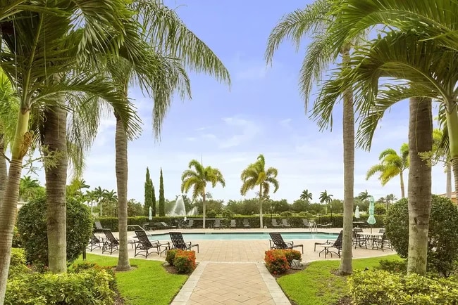 1865 Florida Club Dr unit Napoli Condo, Naples, FL 34112 - photo 2