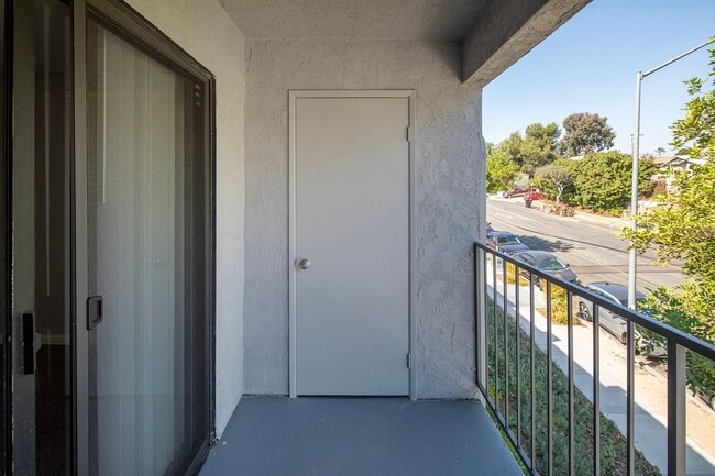 Bridgeview Apartments, San Diego, CA 92102 - photo 5