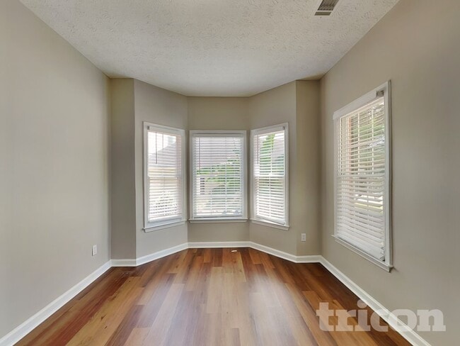 610 Dana Pointe Ct, Lawrenceville, GA 30045 - photo 2