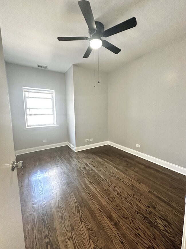 4454 N Sheridan Rd unit 2, Chicago, IL 60640 - photo 6