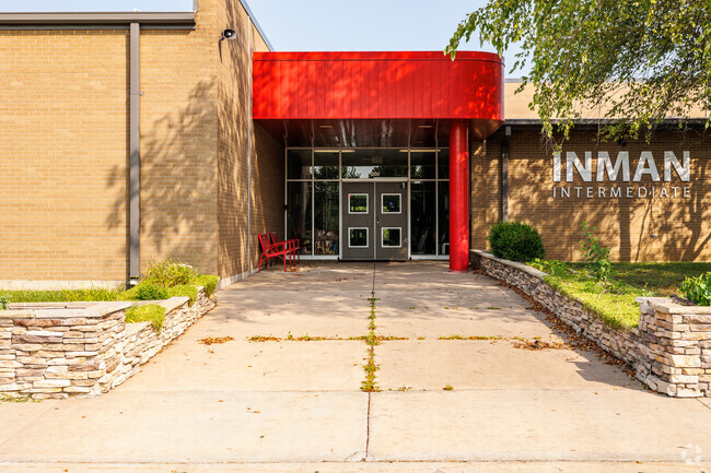 Inman Intermediate School is part of the Nixa Public School system.