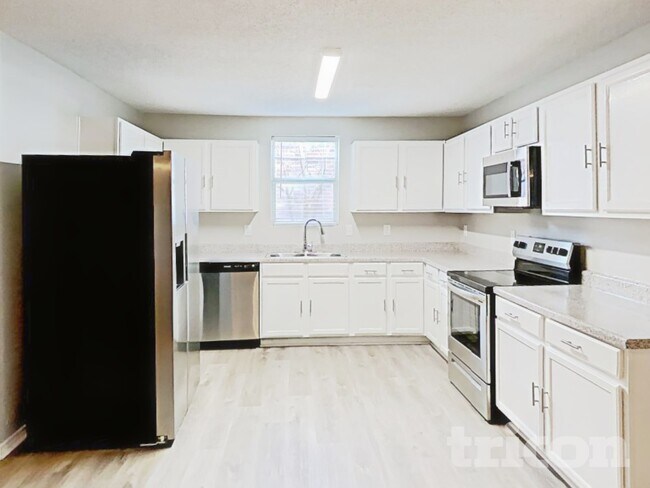 2904 Crimson Clover Dr, Lancaster, TX 75134 - photo 4