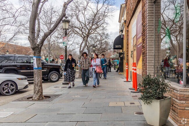 Downtown Livermore offers loads of shopping and entertainment near Dunsmuir.