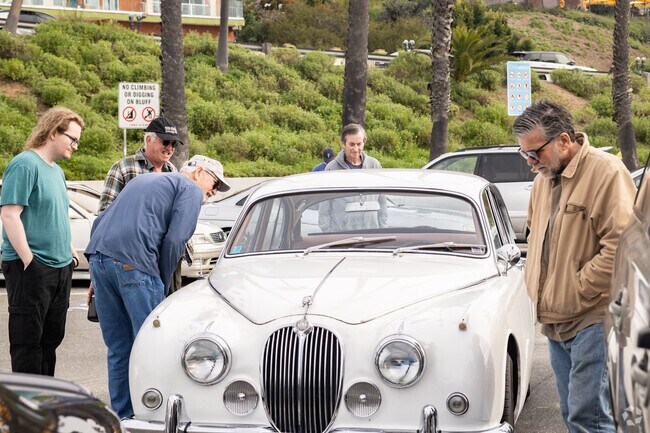 Sundays are for elegant drives and even more elegant vehicles at Shoreshifters Car Show.