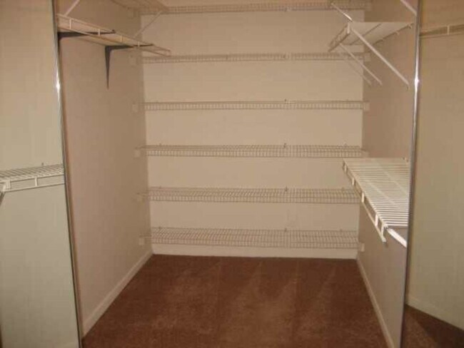 Twin Oaks unit 319, Joliet, IL 60431 - photo 4