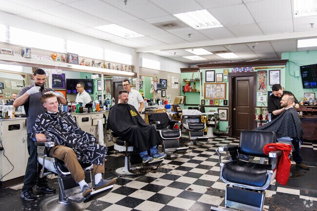 Barbershop banter and fresh fades thrive in Palos Verde Area’s Walnut Creek Barber Shop.