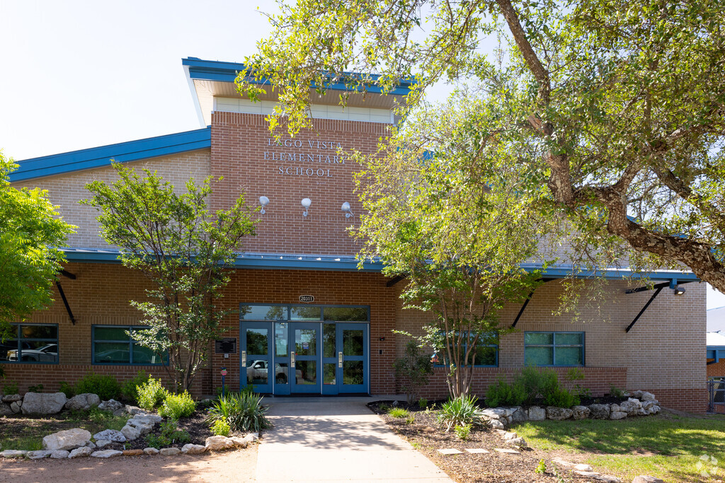 Lago Vista Elementary School, Rankings & Reviews - Homes.com