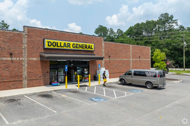 Hancock Mill families stop by Dollar General regularly when they need simple items without driving into Augusta.