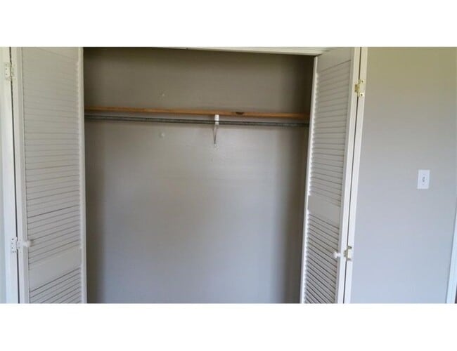 10921 Roger Dr, New Orleans, LA 70127 - photo 4