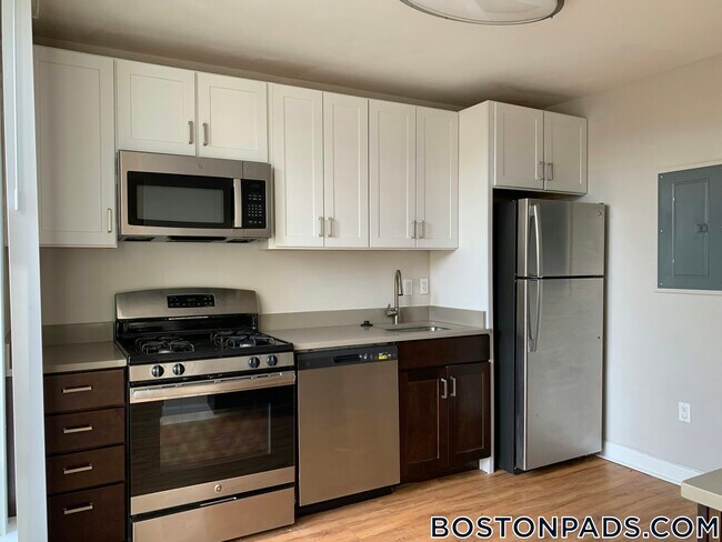 9 Bronsdon St unit 21B-C, Brighton, MA 02135 - photo 2