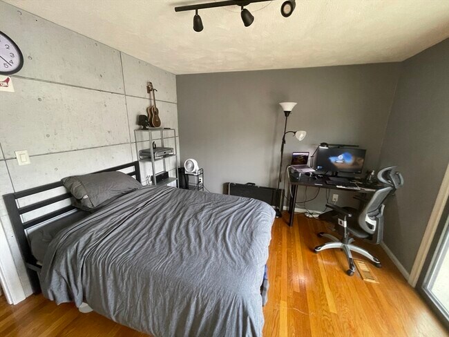 141 Beaconsfield Rd unit 20, Brookline, MA 02445 - photo 2