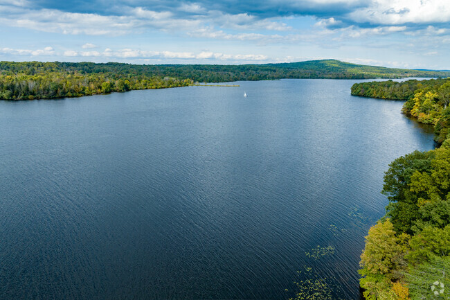 The incredible 1,450-acre lake Nockamixon flows through Bedminster.