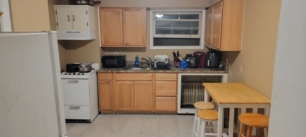 310 Western Ave unit 2, Albany, NY 12203 - photo 1