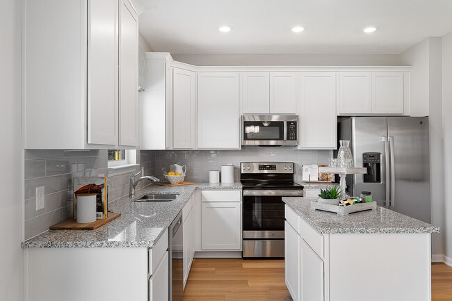 8027 Stacy Springs Blvd, Charlestown, IN 47111 - photo 3