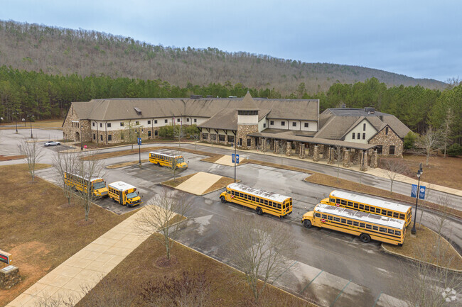 Mt. Laurel Elementary School student teacher ration of 18:1.