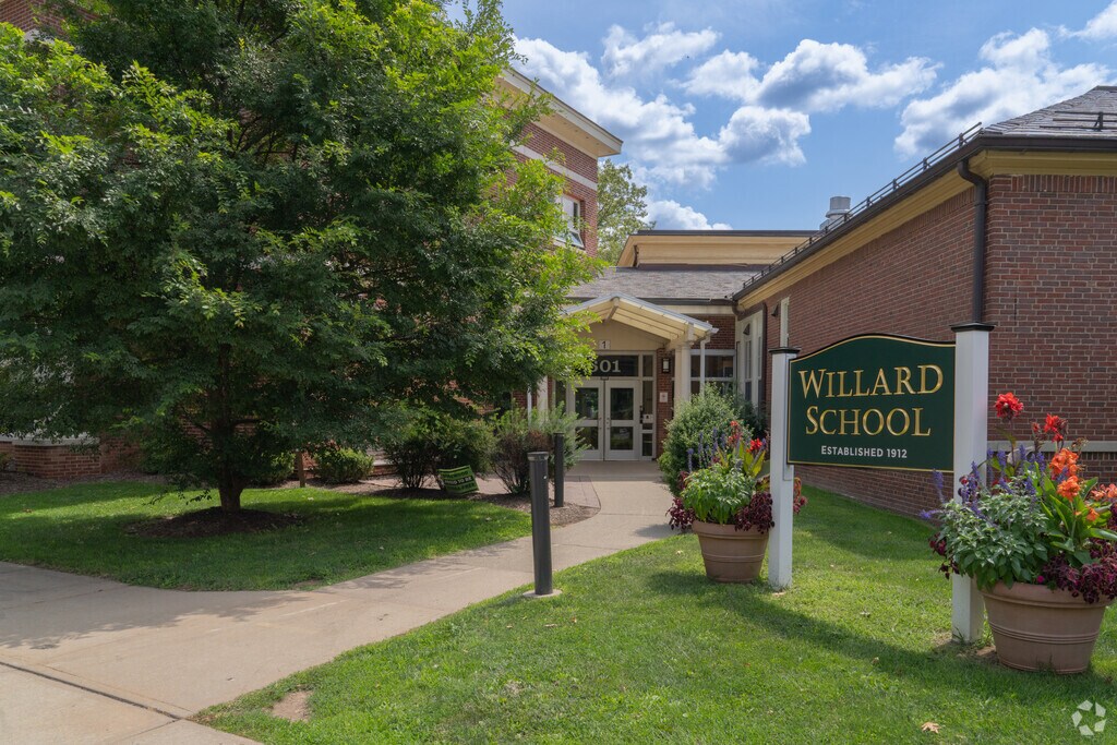 Willard Elementary School serves students living in Ridgewood.