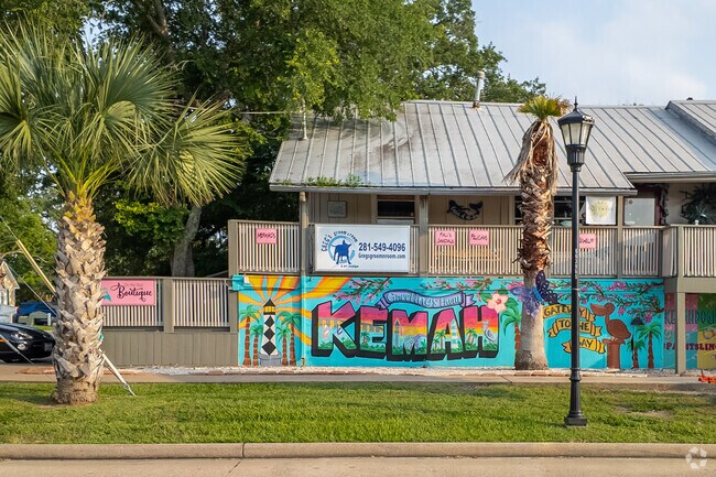 The Kemah neighborhood offers residents an interesting, dynamic living experience.