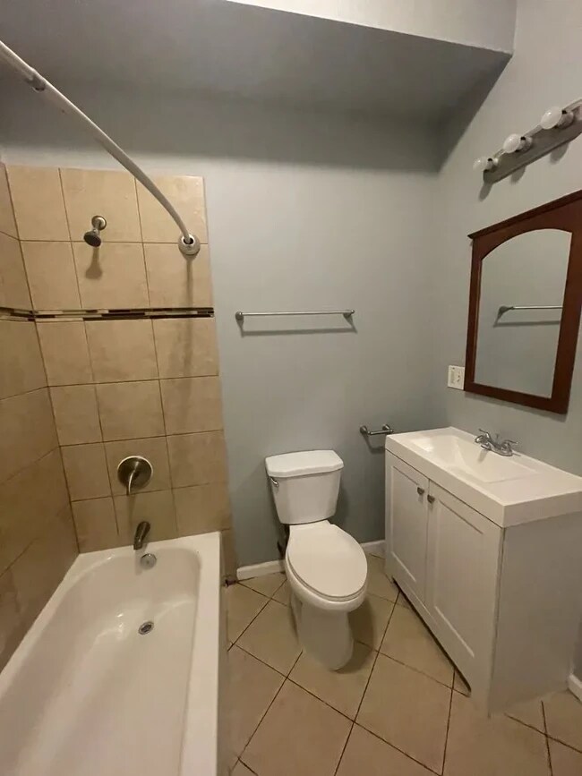 146 W 66th St unit 2W, Chicago, IL 60621 - photo 3