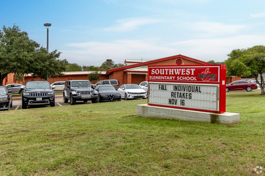 Southwest Elementary School located in Belton, TX, which is in a small suburb setting.