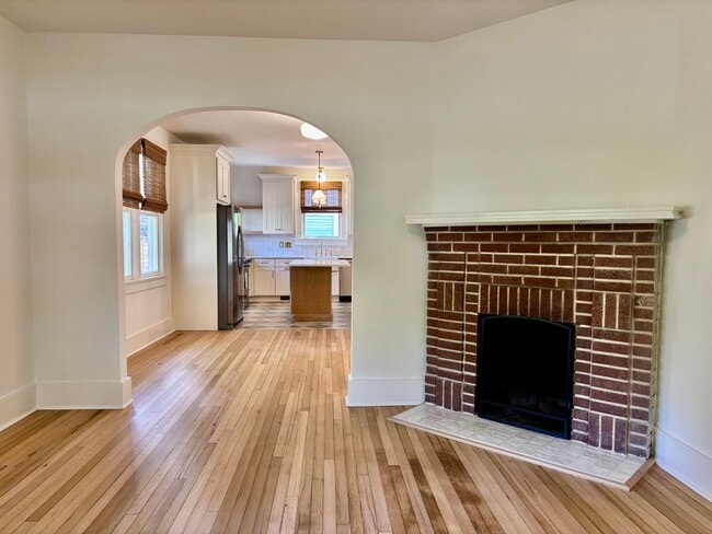 201 Hickory St, Charleston, SC 29407 - photo 4