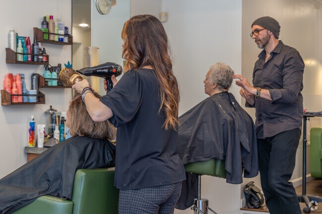 Look your best in some of Mechanicsburgs best salons