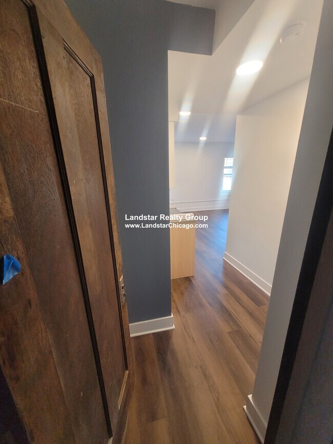 1241 Chicago Ave unit 8, Evanston, IL 60202 - photo 4