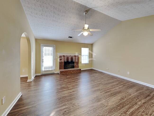 4410 Brookridge Dr, Loganville, GA 30052 - photo 6