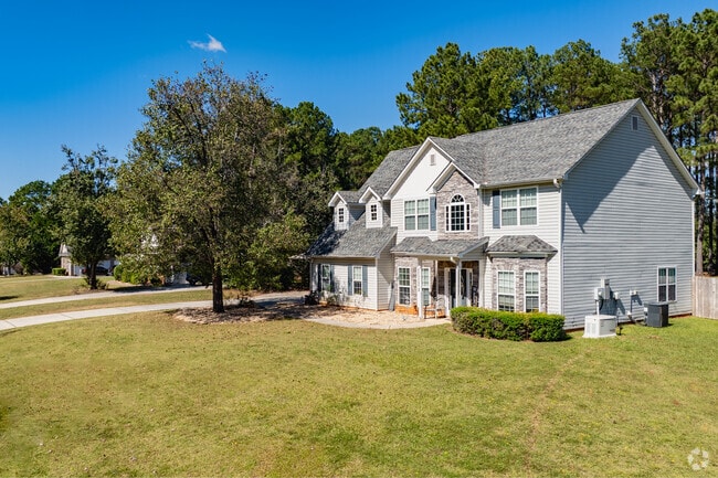 Spalding County offers various Contemporary homes with varying visual build elements.