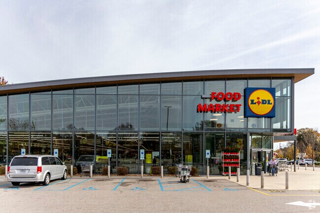 Find great deals at the Lidl market in Norview.
