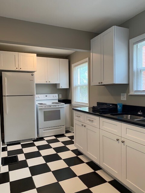 637 W 44th St, Indianapolis, IN 46208 - photo 4