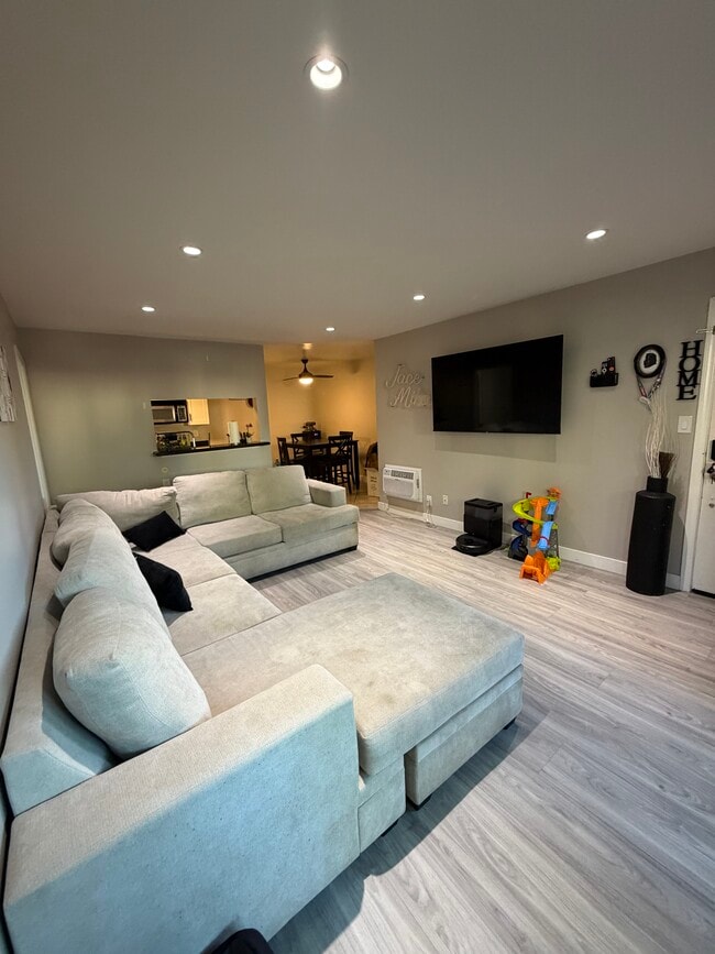 1345 Cabrillo Park Dr unit K09, Santa Ana, CA 92701 - photo 3