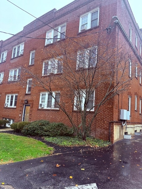 1350 Edwards Rd, Cincinnati, OH 45208